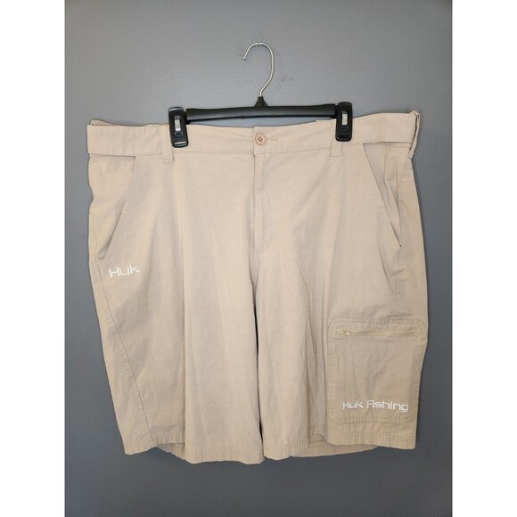 Huk Performance Fishing Shorts Men's 2XL Beige Cargo Vented Stretch Quick Dry - Picture 1 of 9